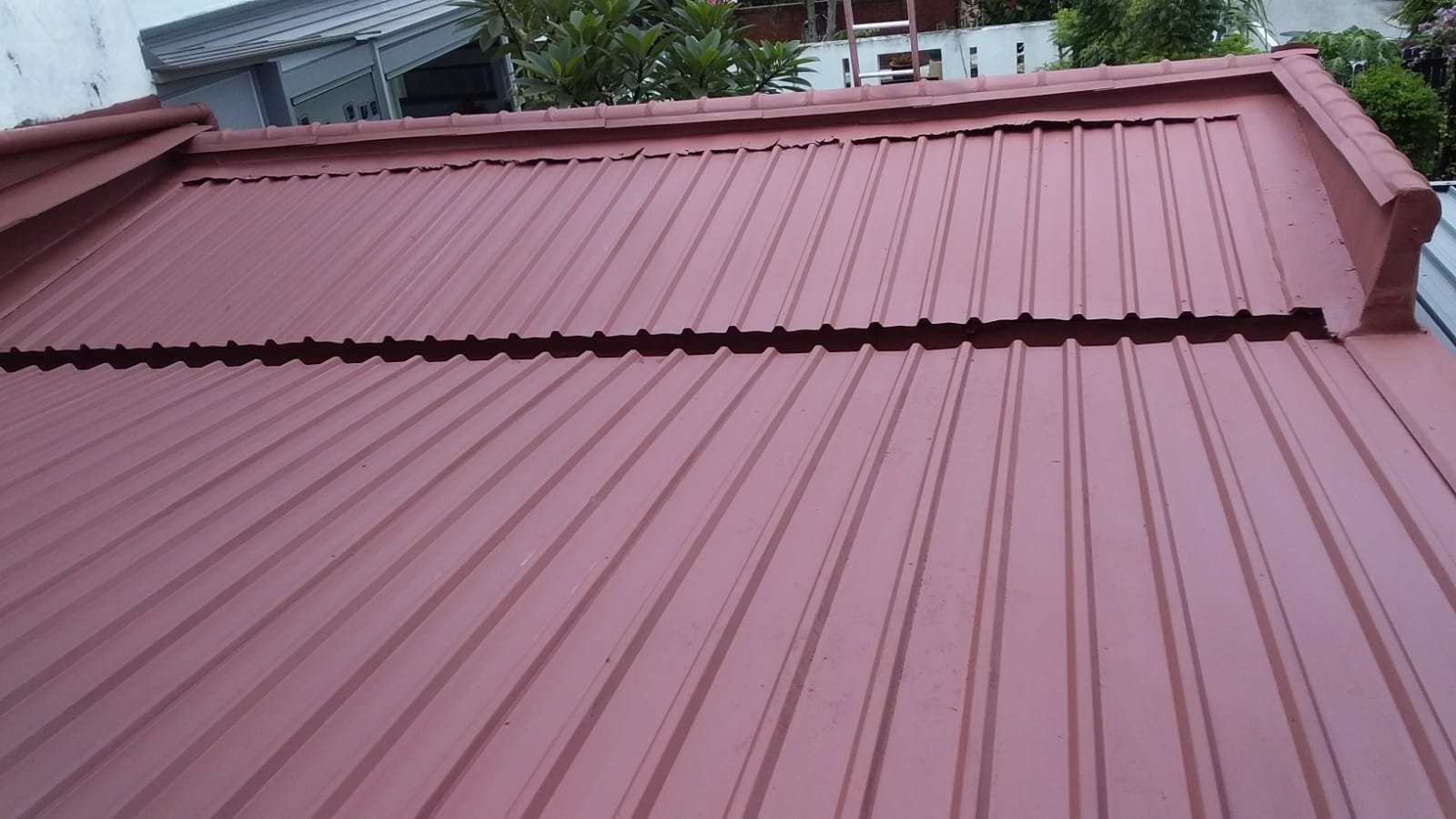 Waterproofing a metal roof