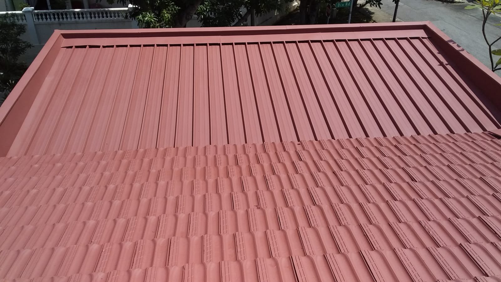Pitch-clay roof coating