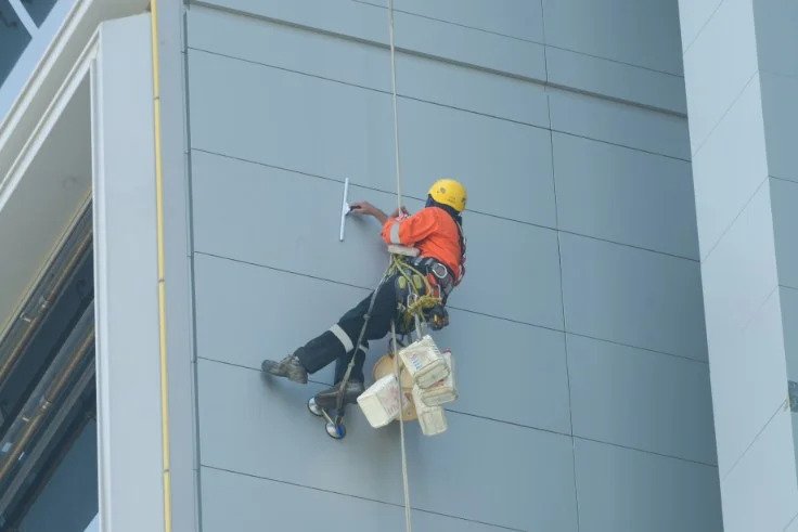 Rope Access in Singapore: The High-Rise Solution for Building Maintenance and Safety