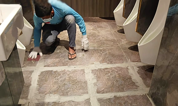 Non-hacking toilet waterproofing